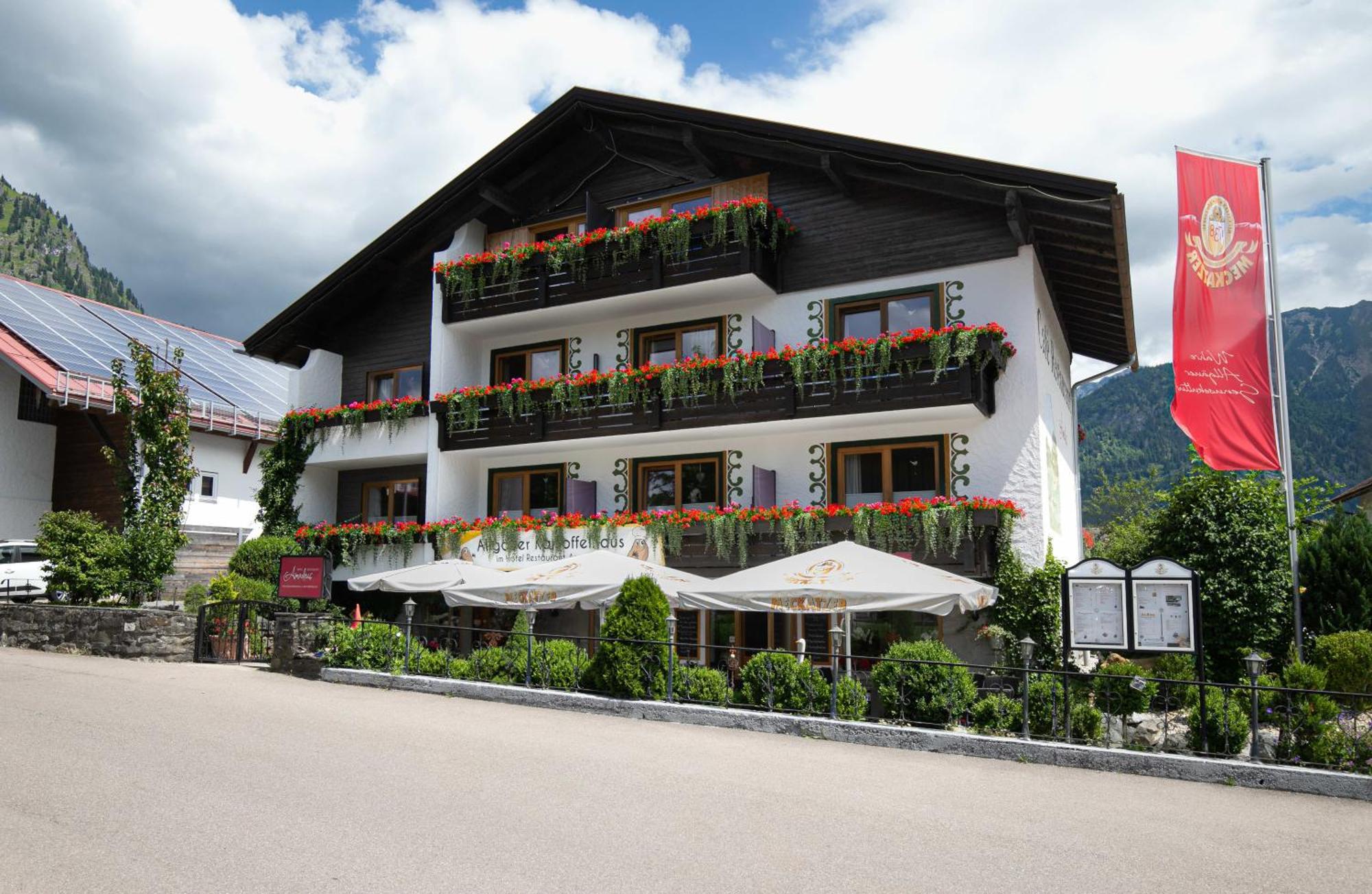 Hotel Restaurant Amadeus - Inclusive Skipass Und Vieles Mehr باد هينديلانغ المظهر الخارجي الصورة