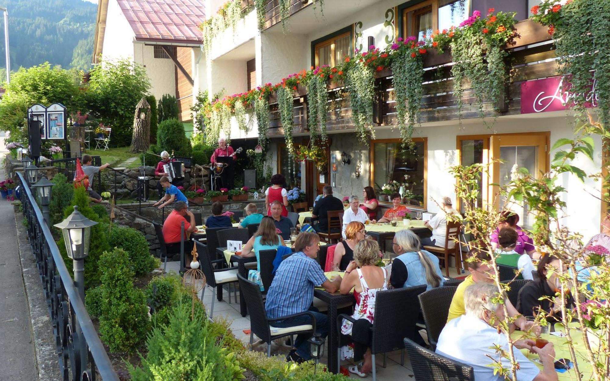 Hotel Restaurant Amadeus - Inclusive Skipass Und Vieles Mehr باد هينديلانغ المظهر الخارجي الصورة