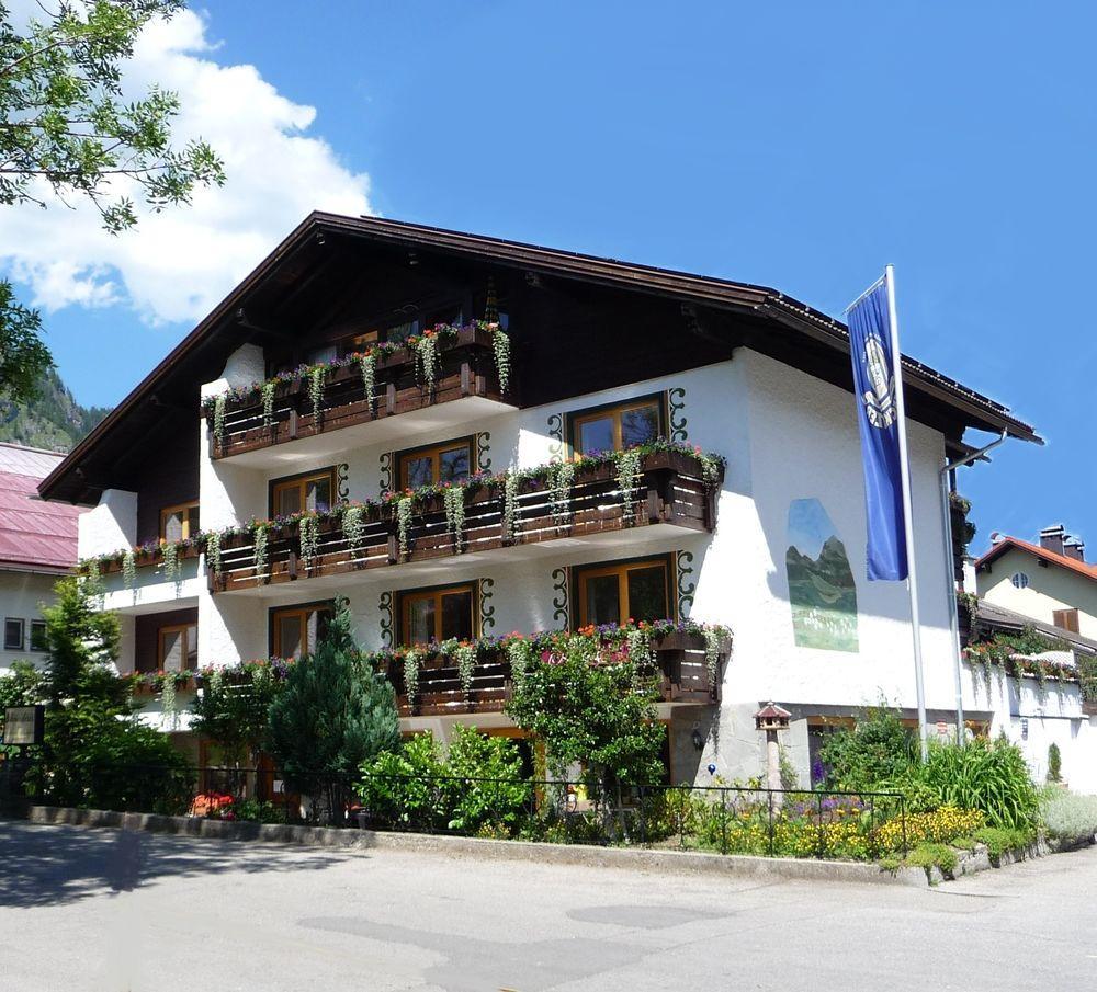 Hotel Restaurant Amadeus - Inclusive Skipass Und Vieles Mehr باد هينديلانغ المظهر الخارجي الصورة